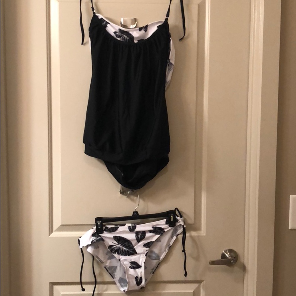 Black and white tankini set